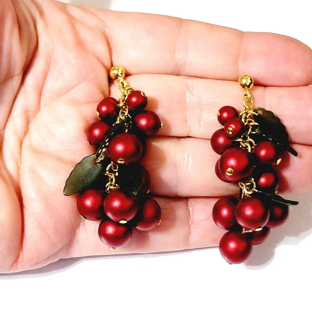 Grapes Dangle Pierced Earrings 1.5" Red Green Lucite Gold-tone Cherry rp-41 - Picture 5 of 9